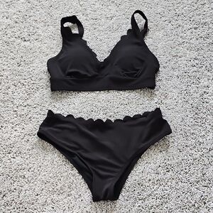 Cupshe Elegant Black Scalloped Bikini